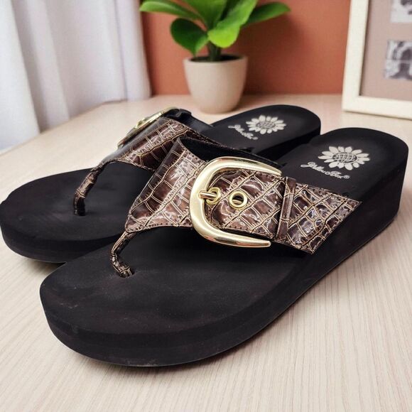 Yellow Box Geri Crocodile Print Thong Sandals Womens 6.5 Brown Gold Buckle - Picture 1 of 10